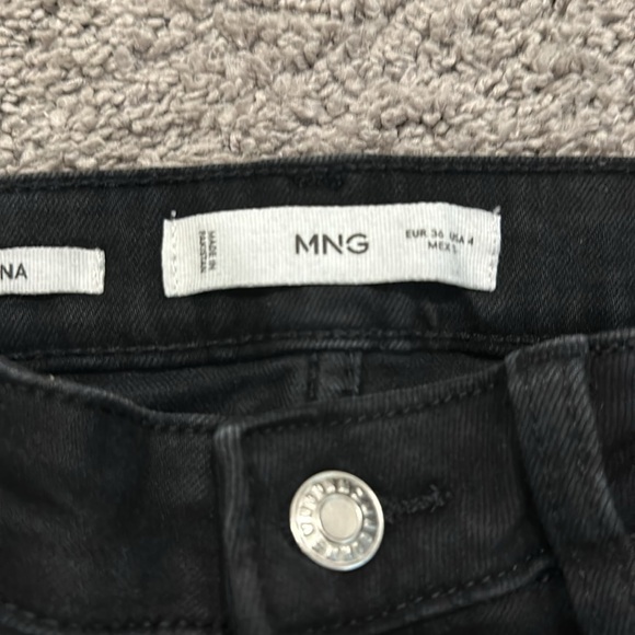 Mango Raw Hem Crop Flare Jeans (US 4, Black) - Picture 8 of 11